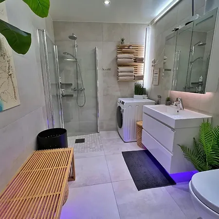 Center Charm - Lumina *