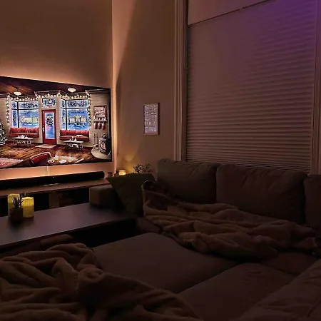 Center Charm - Lumina