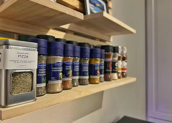 Center Charm - Lumina